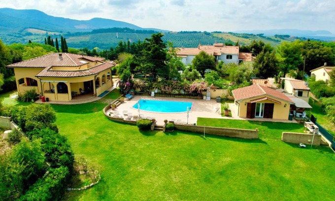San Vincenzo Villa | Experience Villa Toscagialla: Oceanfront Bliss Awaits