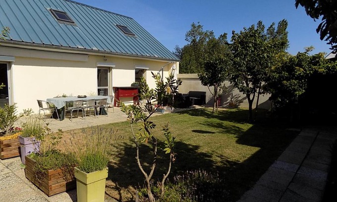 Agon-Coutainville House | Villa Toscana: Just 250m from the Beach, Pet Friendly Stay