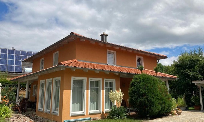 Wackersdorf Apartment | Beachfront Villa Toskana Wohnung 1 with Ocean Views