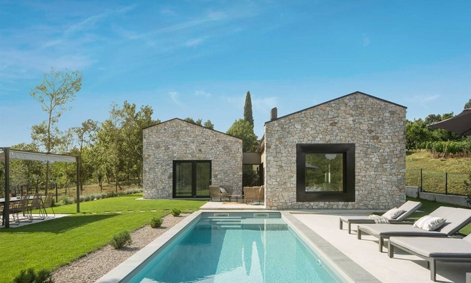 Motovun Villa | Relax at Villa Touch of Nature with Pool & Spa Amenities