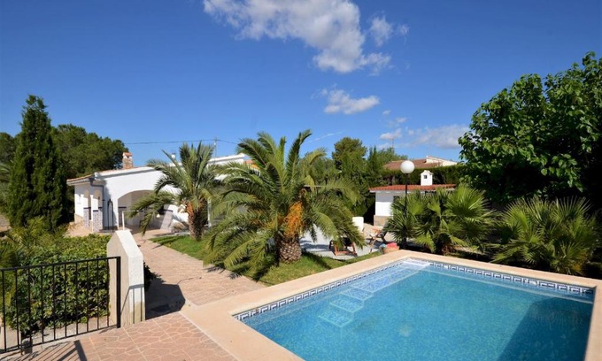 Llano de los Pastores Ski Chalet | Discover Villa Tramuntana: Family-Friendly Getaway