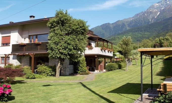 Colico House | Relaxing Villa Tre Cariole: Pool & Mountain Lake Views