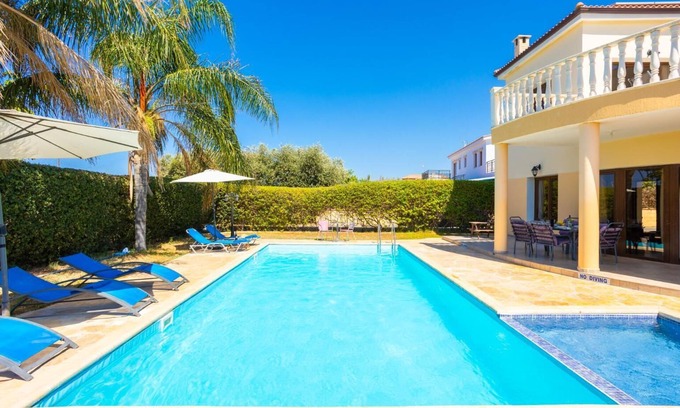 Argaka Villa | Villa Tsikkos Ena: Oceanfront Three Bedroom Retreat for 6