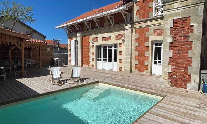 Soulac-sur-Mer Villa | Spacious Villa Turquoise: Walk to Beach & Enjoy Poolside Fun