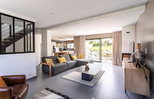 Dinard House | Modern Villa Ty Laouen with Garden - Family Friendly Stay