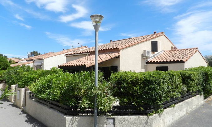 Saint-Cyprien Plage Villa | Pet-Friendly Villa T3 with Ocean View and Pool Access