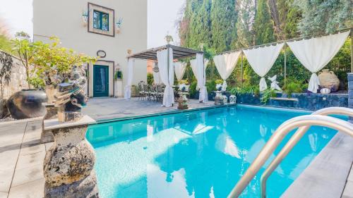 Taormina Villa | Experience Villa Urbis Taormina: Pool, Ocean Views & Lift