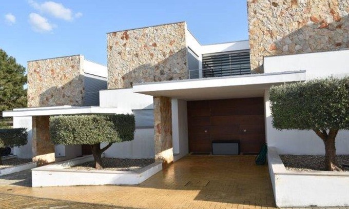Caixas House | Villa V3: Relax by the Pool, Steps from the Beach