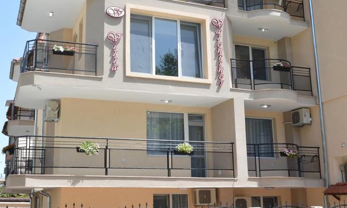 Kiten House | Oceanfront Villa Valentines: Guest Rated 9.6/10 for Families