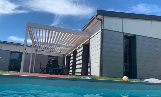Planguenoual House | Villa Vallée Plage: Oceanfront Retreat with Pool Access