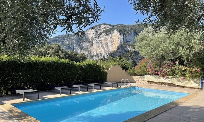 Vallon-Pont-d'Arc House | Inviting Villa Vallon-Pont-d'Arc with Private Pool & Spa