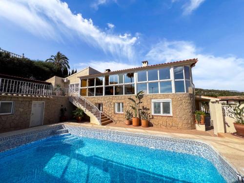 La Colina Villa | Villa Vamos del Pi: Oceanfront Oasis with a Perfect Score