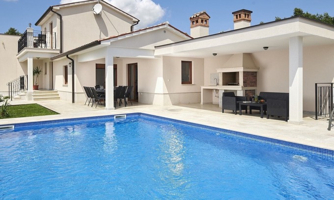 Diminici Villa | Villa Vanda: Relax by the Pool with Breathtaking Views