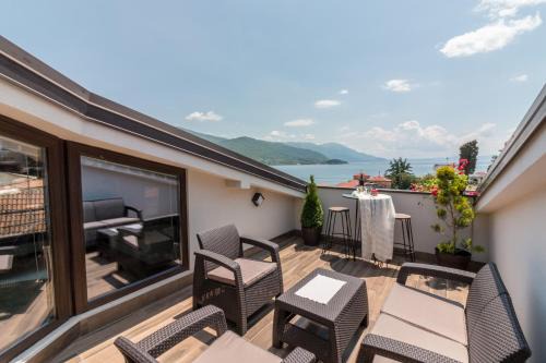 Varosh Apartment | Villa Varosh: Guest Rated 10/10 with Hot Tub & Restaurant