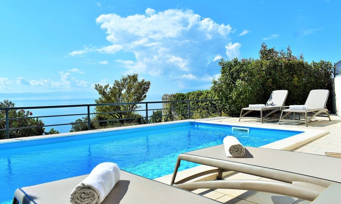 Podgora Villa | Villa Vedran: Oceanfront Retreat with Relaxing Views
