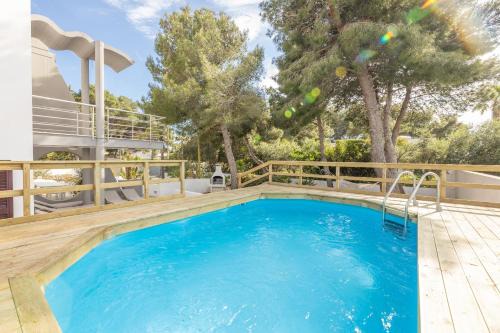 Pizzo Villa | Villa Vela Bianca: Family-Friendly Retreat with Pool Access