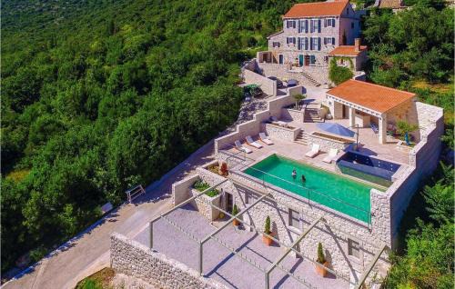 Trpanj House | Discover Villa Veli Vrh: Family-Friendly Pet Haven