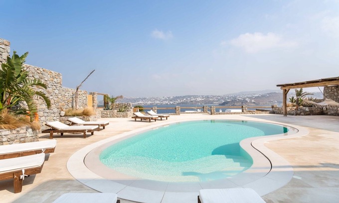 Kanalia Villa | Villa Veneta: Private Pool & Walk to the Sea, Rated 10/10