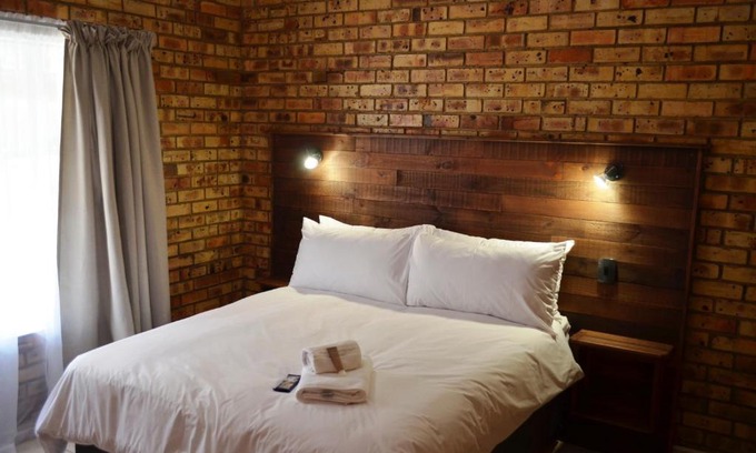 Klerksdorp Apartment | Villa Vera Self Catering No.5: Family-Friendly Retreat