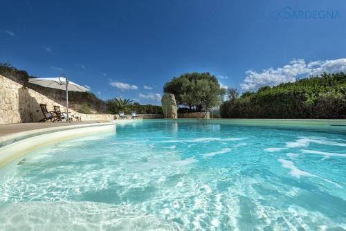 Alghero Villa | Villa Turner: Family-Friendly Retreat with Pool & Parking