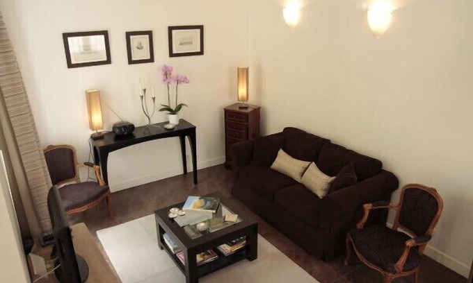 Saint-Louis Apartment | Villa Versailles: Top-Rated Bed & Breakfast by the Chateau