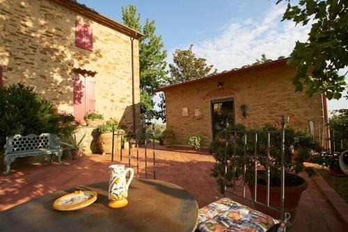 Vinci House | Exceptional Villa Vestra in Vinci with Kitchen Amenities
