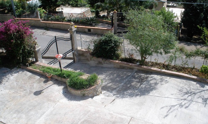 Cinisi Apartment | Relaxing Villa with Gulf of Castellammare Ocean Views