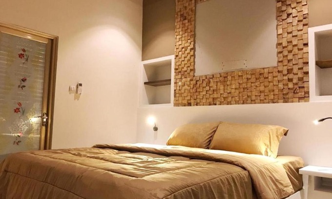 Cisarua Hotel | Family-Friendly Villa View2 Sayriah with Private Pool & Breakfast