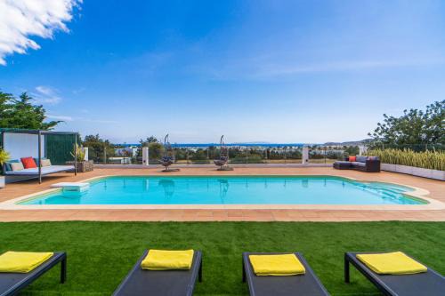 Sant Josep de sa Talaia Villa | Unforgettable Villa Views with Oceanfront Pool & Breakfast