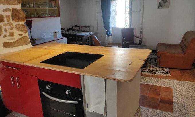Padern House | Discover Villa Vilata in Padern - Family-Friendly Retreat