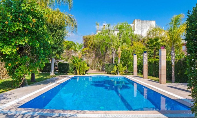 Inca Villa | Elegant Villa Oasis Muntaner: 5-Star Retreat with Pool