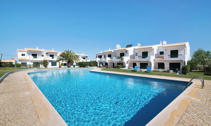 Castelo Villa | Villa Janeca: Oceanfront Retreat with Pool & Spa Access