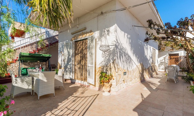 Torre Lapillo Villa | Villa 'Villetta A Torre Lapillo': Oceanfront Bliss Awaits