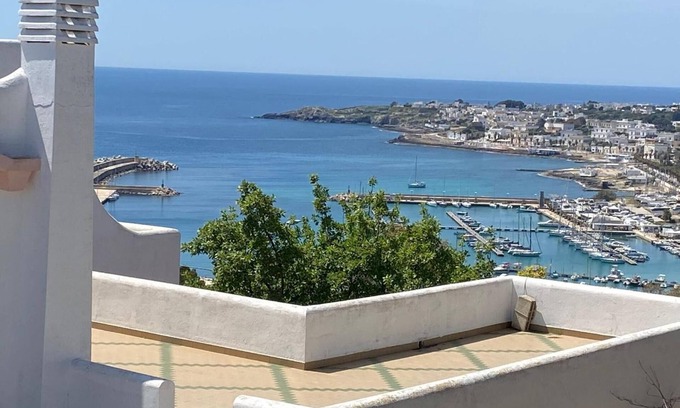 Gagliano del Capo Villa | Villa 'Villetta Guardiano Del Faro' with Sea View, Private Pool and Air Conditioning