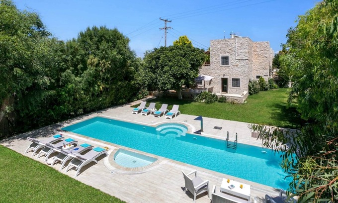 Kato Gouves Villa | Experience Oceanfront Bliss at Villa Vincenzos
