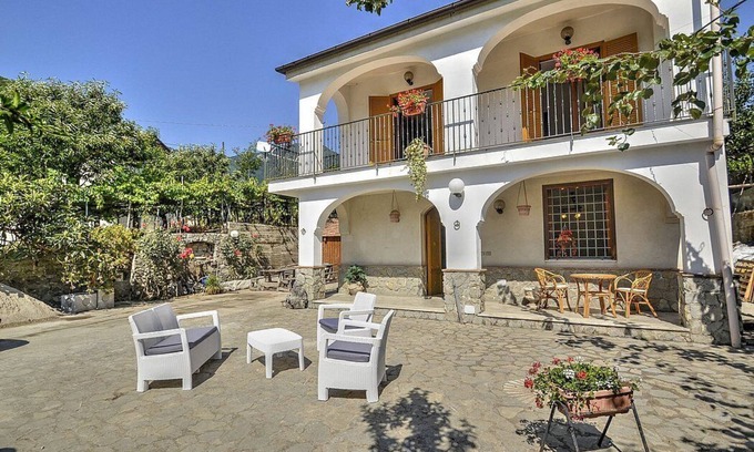 Tramonti Villa | Villa Vinile: Inviting Villa with Free Wi-Fi and Breakfast