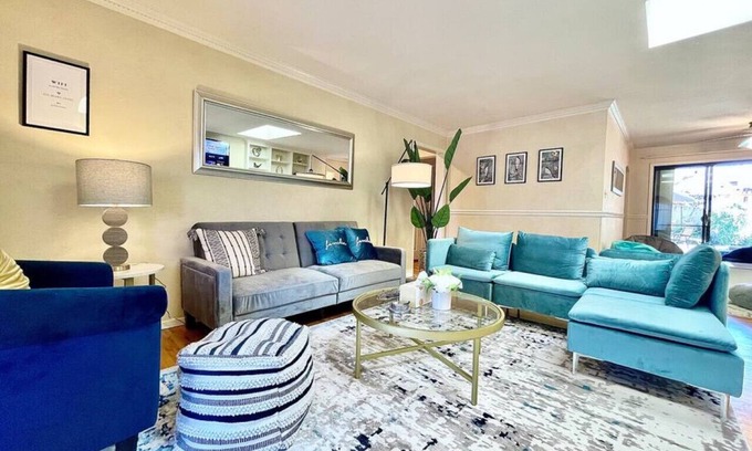 Chico House | Unforgettable Villa Vino King Suite with Pool & Firepit