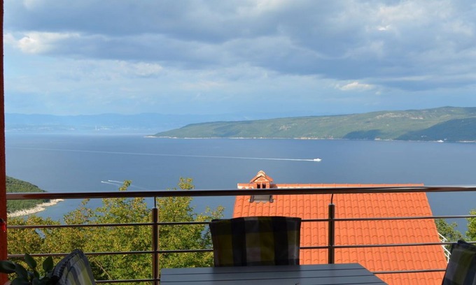 Zagorje House | Villa Vista: Poolside Retreat with Oceanfront Views