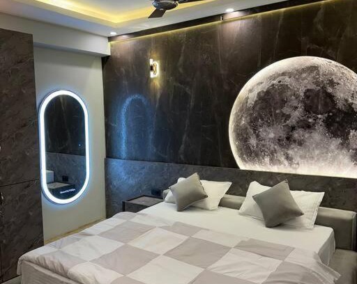 Gomti Nagar Apartment | Villa Vistosa: Guest Rated 9.6 with Pool & Family Amenities