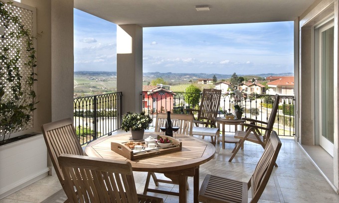 Castiglione Falletto Apartment | Villa Vitae: Elegant Three-Room Apartment with Panoramic Views