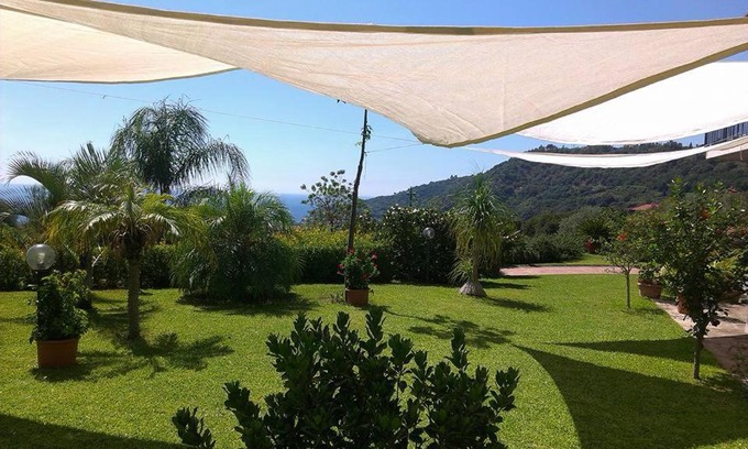 Santa Tecla House | Villa Vittoria: Relax by the Pool with Ocean Views