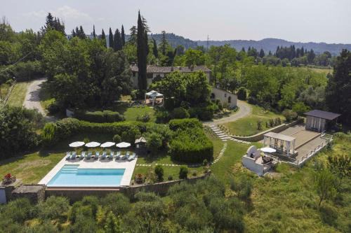 Barberino Val d'Elsa Villa | Relax at Villa Volpaia: Oceanfront Oasis with Pool