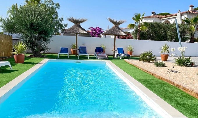 L'Escala House | Exceptional Villa 900m from Beach with Ocean Views & Pool