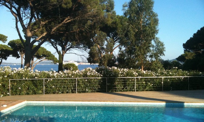 Guerrevieille Villa | VILLA VUE MER LES CIGALES