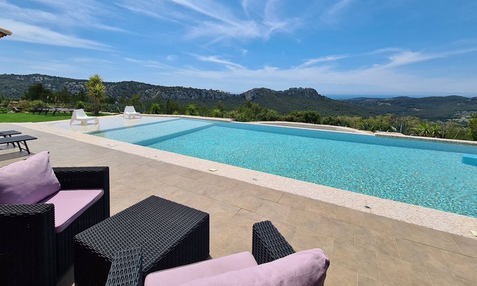 Le Beausset Other | Villa Vue Mer Panoramique et Piscine à Débordement Avec bar Intégré