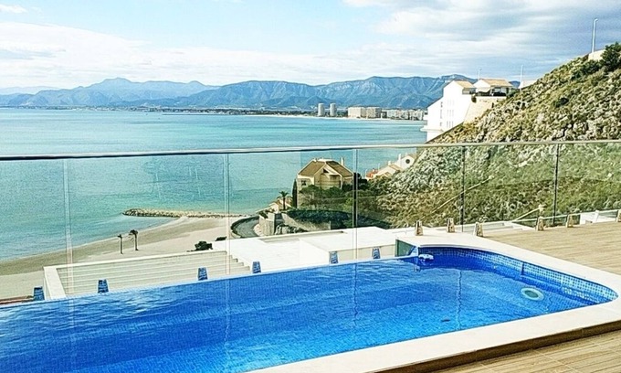 Faro de Cullera House | Oceanfront Villa with Pool & Spa in Cullera - 10/10 Rated