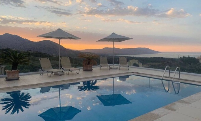 Kournas House | Villa Vuna: Relax by the Heated Pool with Sea Views