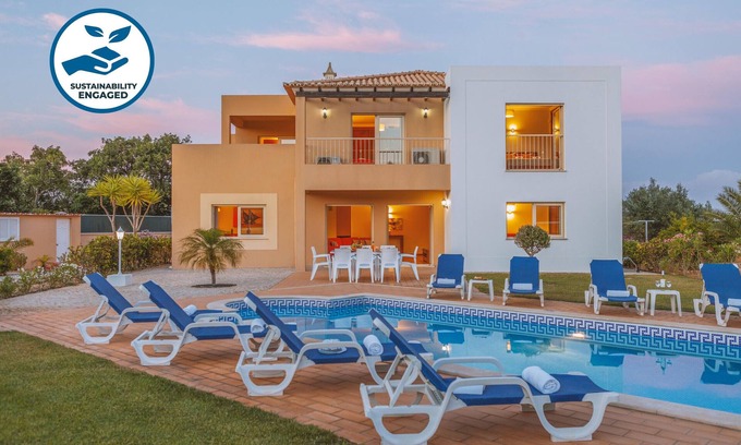 Albufeira Villa | Villa w/heatable pool & BBQ between Galé and Guia