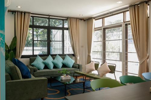Chang Phueak Villa | Serene Villa with Pool Near Maya in Chiangmai