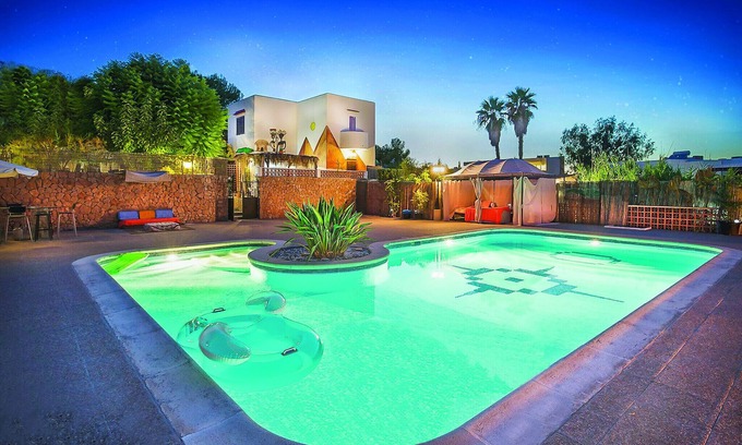 San Antonio Bay Villa | Beachside Villa with Pool, BBQ & Guest Rated 9.8/10